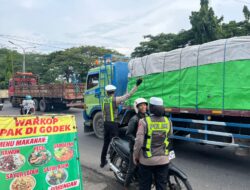 Tekan Pelanggaran Lalu Lintas, Satlantas Polres Gresik Turunkan Personel di Simpang Bunder