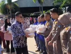 Walikota Langsa Serahkan Bantuan Pangan Kepada Petugas Kebersihan Dan Memberi Apresiasi Atas Pejuang Pemulihan Pasca Banjir
