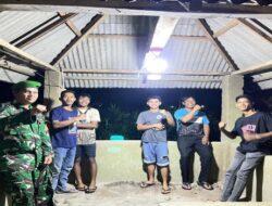 Patroli Siskamling Babinsa Desa Bakung Ajak Warga Jaga Silaturahmi