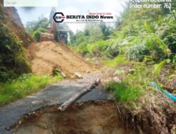BPBD Perbaiki Jalan Longsor di Desa Simataniari Parlilitan
