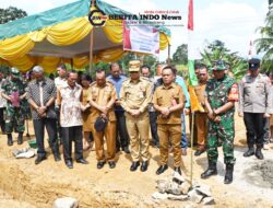 Bupati Humbang Hasundutan Letakkan Batu Pertama Pembangunan Koperasi Desa Merah Putih Pakkat Hauagong