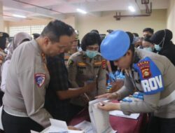 Pamen dan Personel Propam Polda Sumsel Jalani Tes Urine di Gedung Presisi