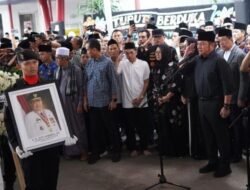 Sumsel Berduka Herman Deru Pimpin Upacara Pelepasan Jenazah Alex Noerdin