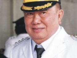 BUPATI TANGGAMUS MOH SALEH ASNAWI TERCANTUM DALAM BUKU 20 TOKOH