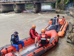 Speed Boat Tabrak Jembatan, Polres OKI dan Tim Gabungan Lakukan Pencarian