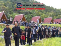 ‎Refleksi Jumat Agung, Bupati Taput Dr. Jonius Taripar Parsaoran Hutabarat Hadiri Visualisasi Jalan Salib di Siatas Barita  ‎