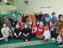 Jumat Berkah ke-356, Squad Nusantara dan Komunitas Sosial Surabaya Santuni Janda Lansia serta Anak Yatim