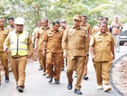 ‎Tingkatkan Aksesibilitas dan Ekonomi Warga, Bupati Taput Tinjau Pembangunan Jalan Hotmix 1,1 KM di Parmonangan