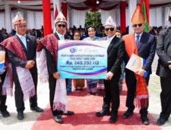 ‎Hari Jadi ke-81 Taput Semakin Meriah, Pemkab Serahkan Beragam Penghargaan dan Bantuan  ‎